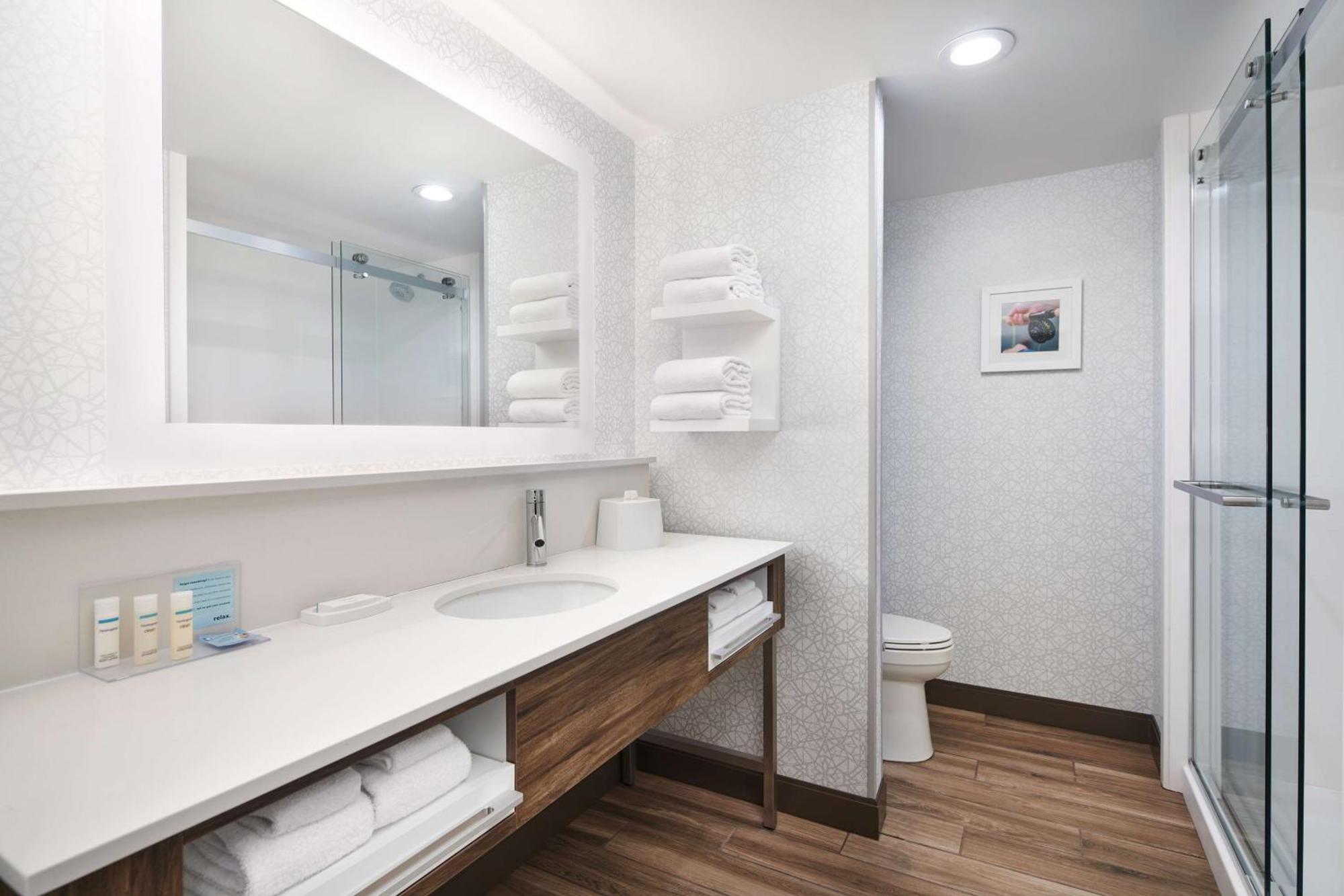 Hampton Inn Кльюистон Экстерьер фото